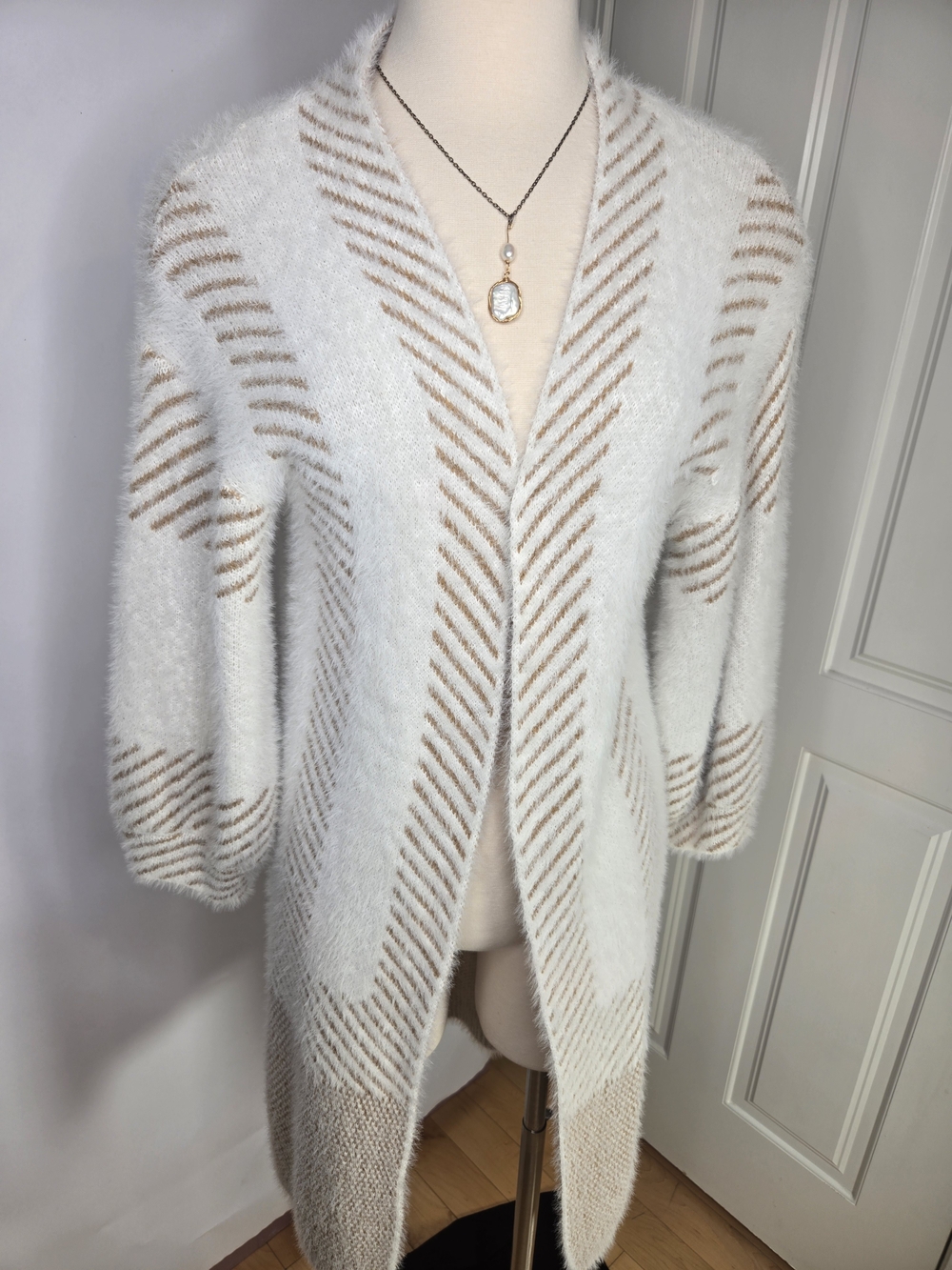 Source Unknown Cream and Tan Open-Front Fuzzy Cardigan